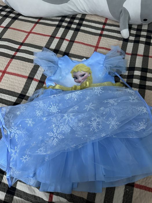 Продам платье эльза