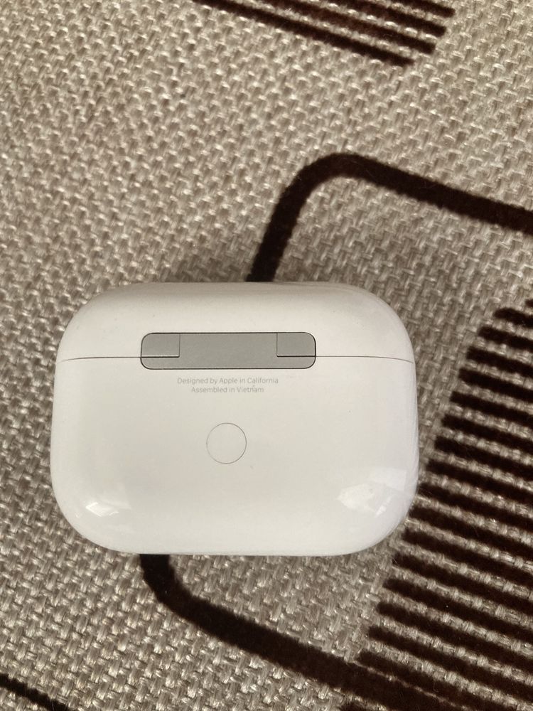 AirPods pro (новый) торг есть