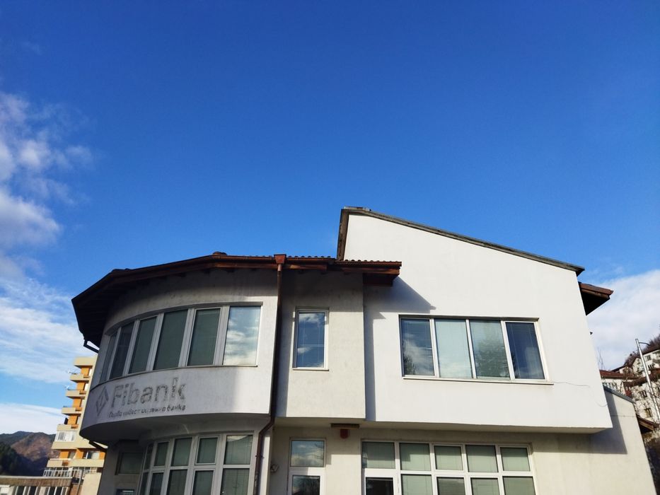 Дава под наем самостоятелна офис сграда