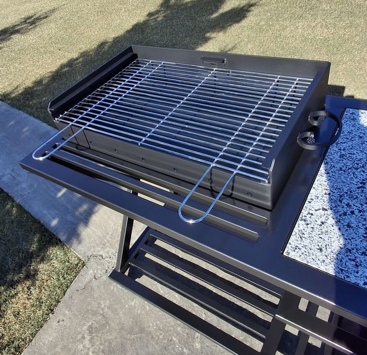 Ansamblu gratar cu arzator pe gaz