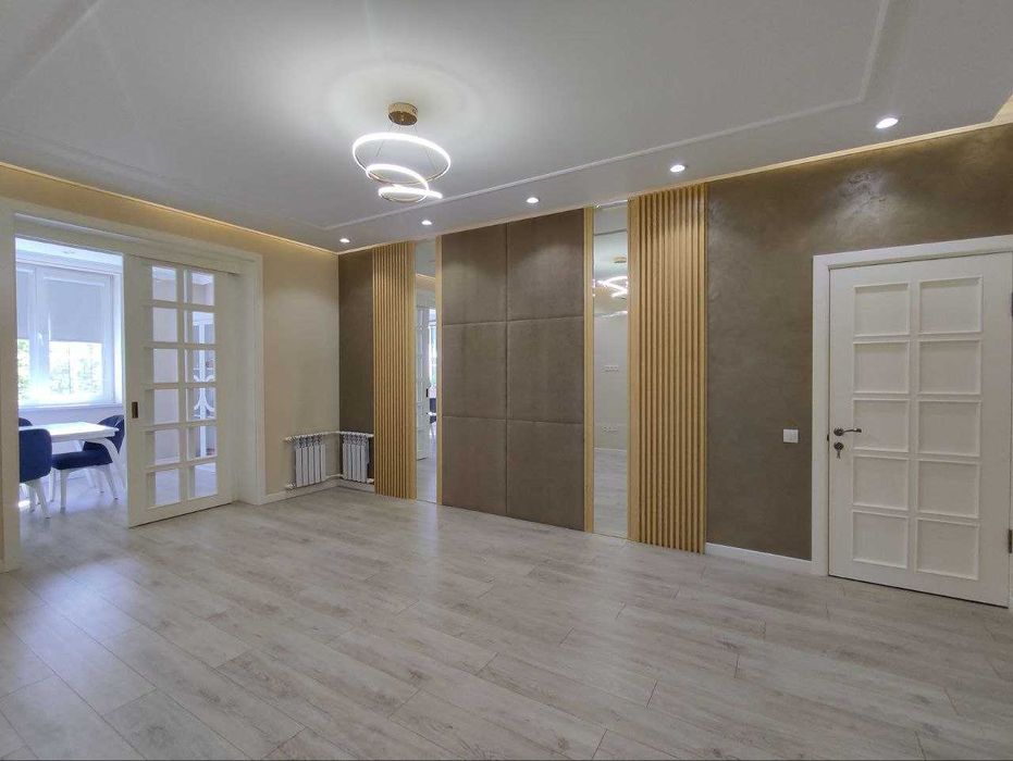 Продаётся 4 комнатная квартира в доме спец плана, Юнусабадском районе.