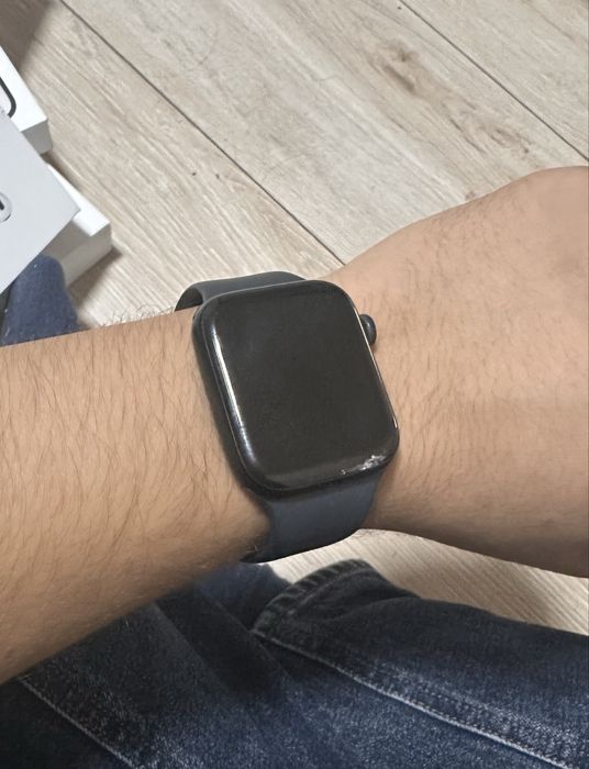 Продаю Apple Watch SE