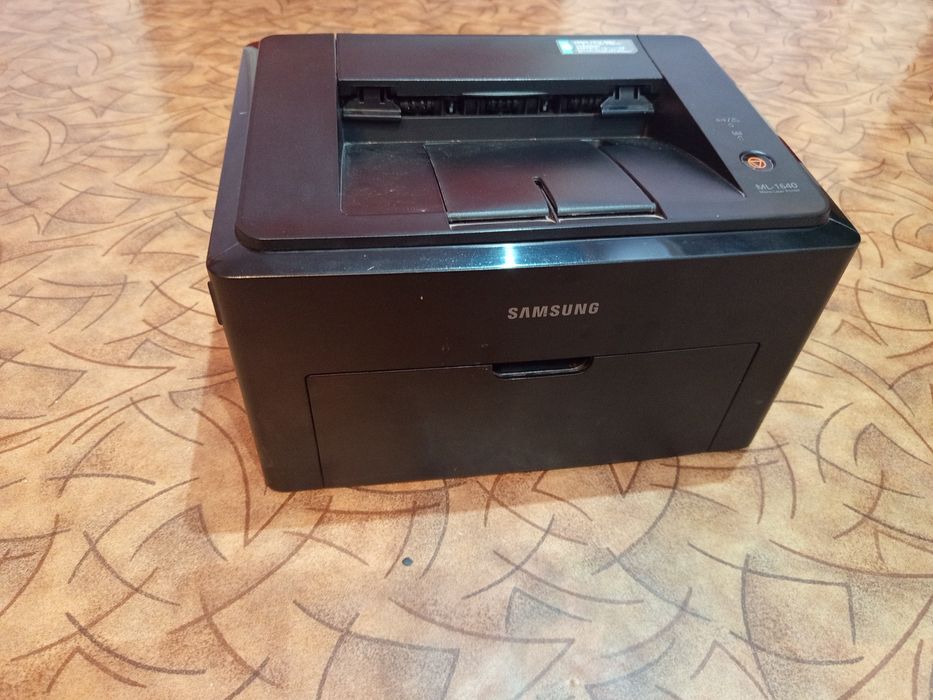 Лазерный принтер  .