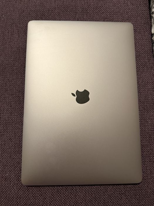 Laptop Apple Mcbook pro 15inch touchbar