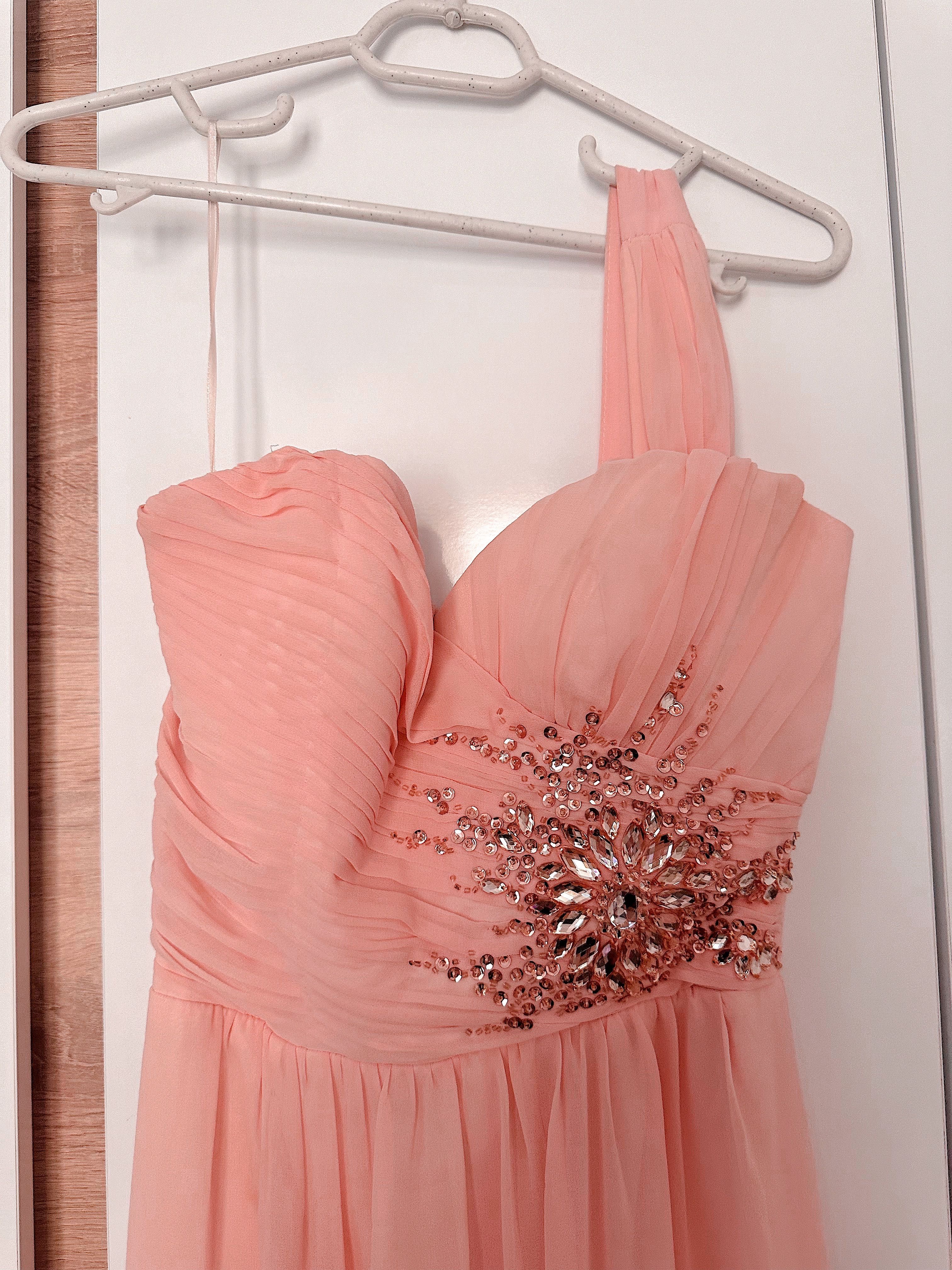 Бална официална розова рокля с камъни Сваровски и маниста