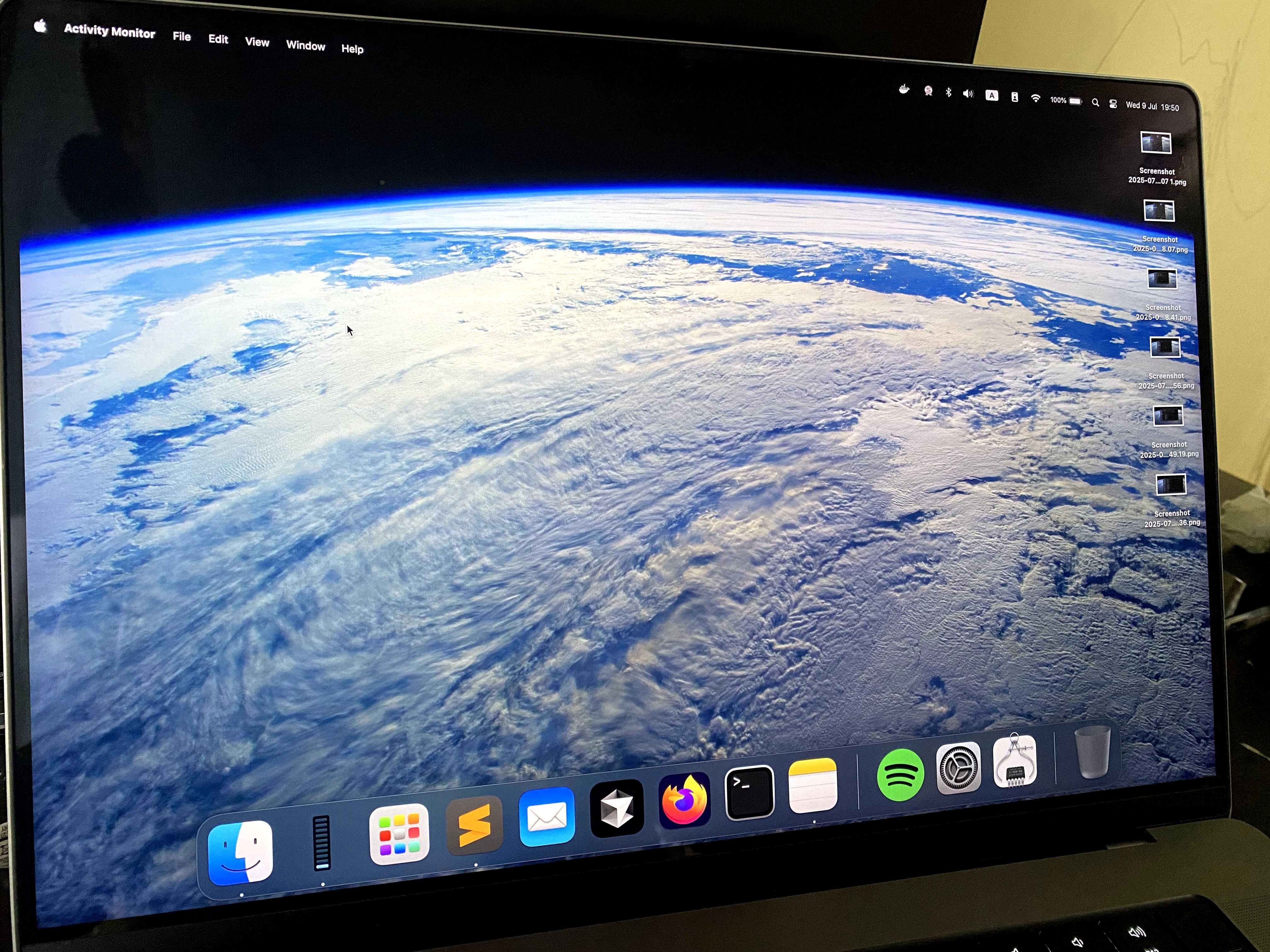 Продавам MacBook Pro 16" M1 – 16GB RAM, 512GB SSD