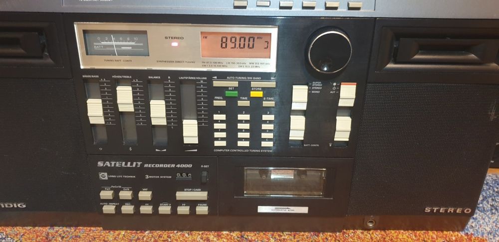 Grundig Satellite Recorder 4000