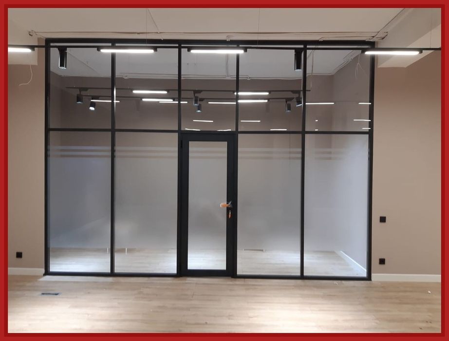 Стеклянные перегородки, алюминиевые, офисные. Двери. Окна. Витражи.