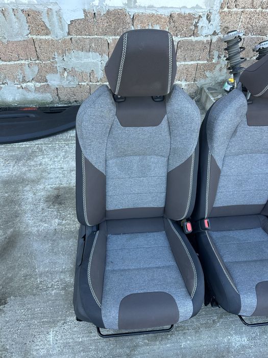 Interior / Tapiterie Toyota Corolla E210