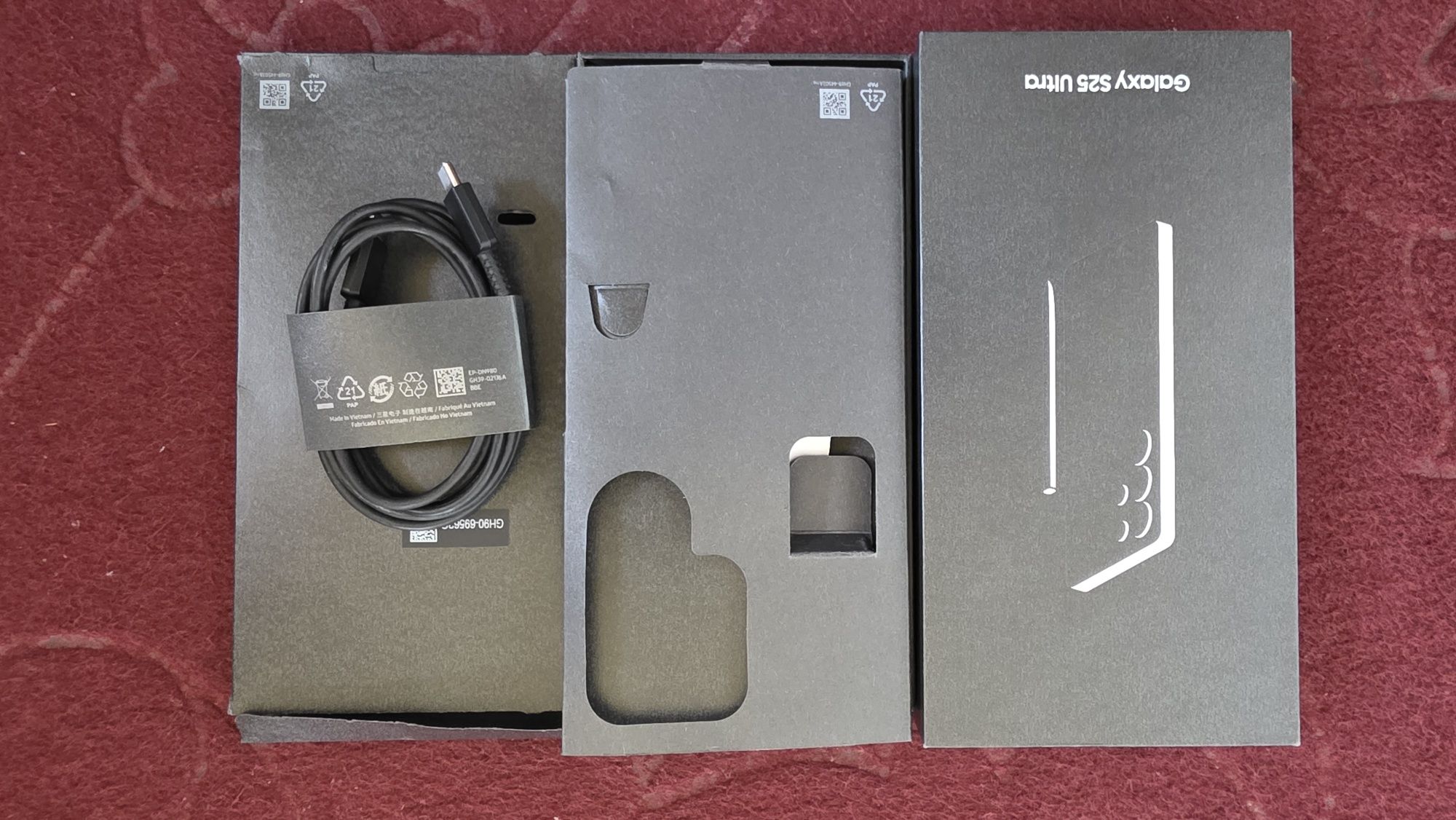 Samsung s25 ultra 12/512 gb xolati ideal Karobka dokumenti Toliq