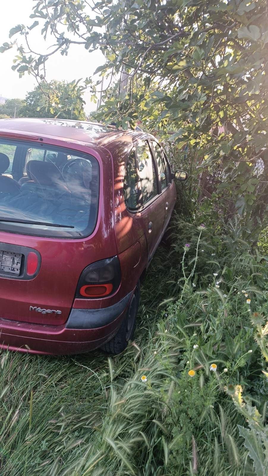 Рено Меган Сценик 1.6 16v 107к.с Само на части!!