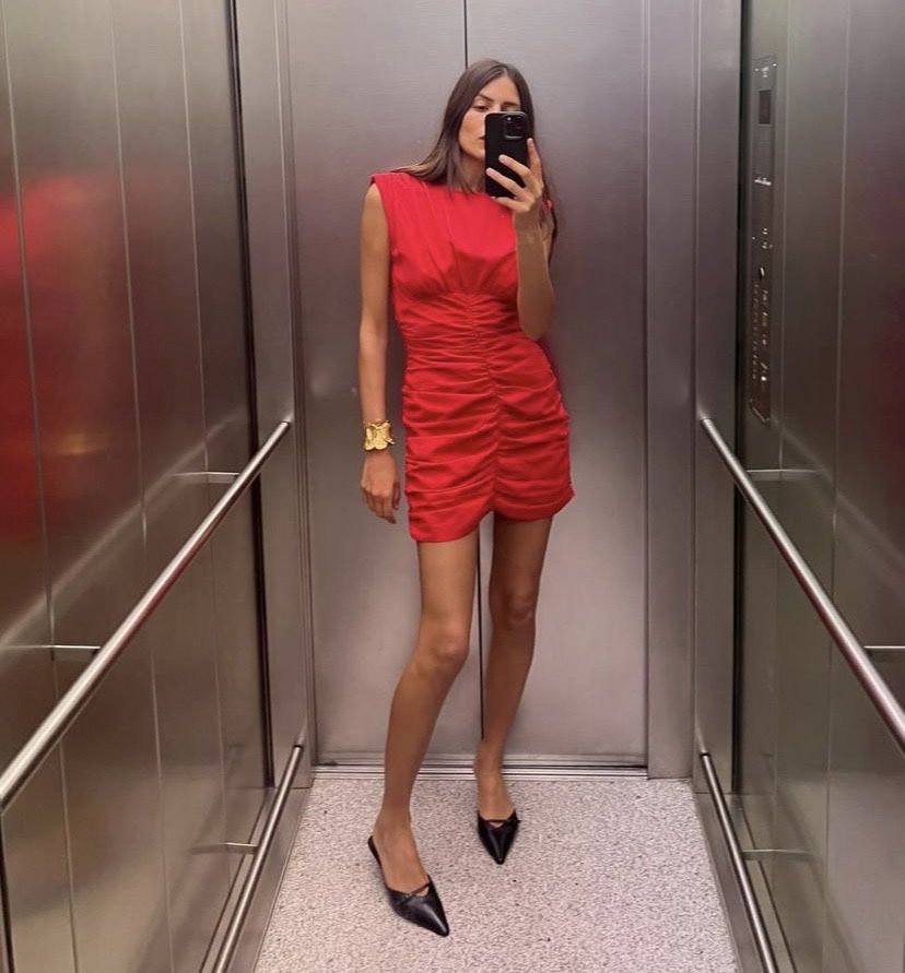 Червена рокля Zara