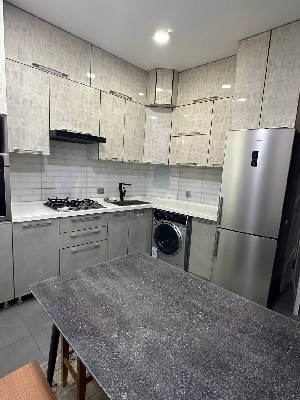 Продается 2х ком квартира на Новомосковской, ор-р: стадион Старт, 46м²