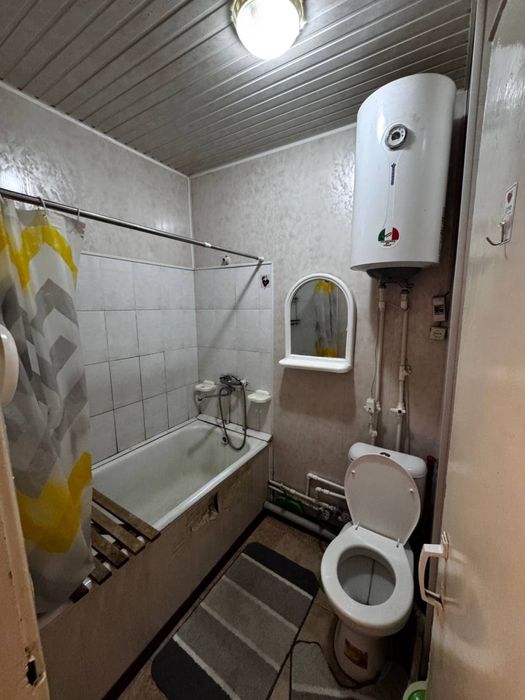 Чирчик шахар 3 микро район 1х сотилади 19.000$ 32 кв/м 1 этаж Наличка