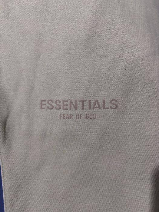 Pantaloni Essentials M