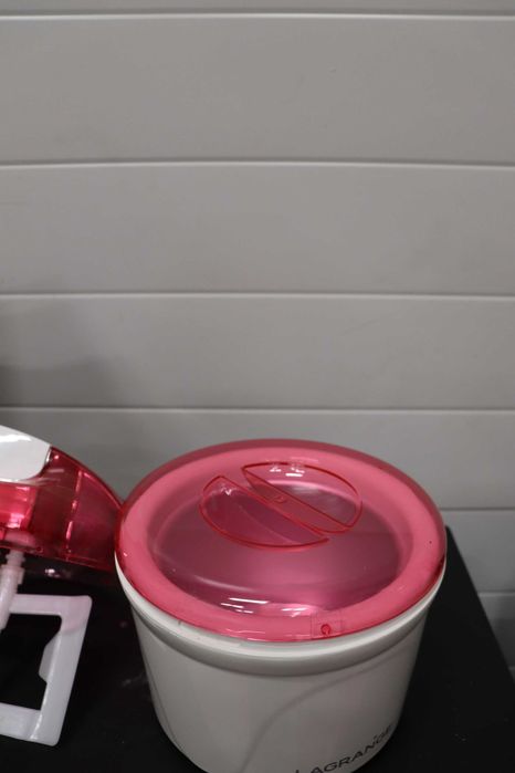 LAGRANGE Машина за сладолед 1.8л, 12W, 45 мин, 1 чаша, лек ДЕФЕКТ