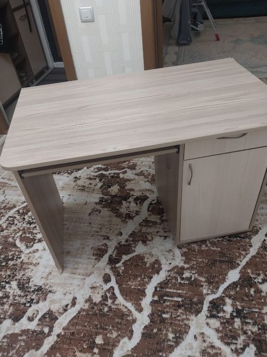 Продается стол компьютерный