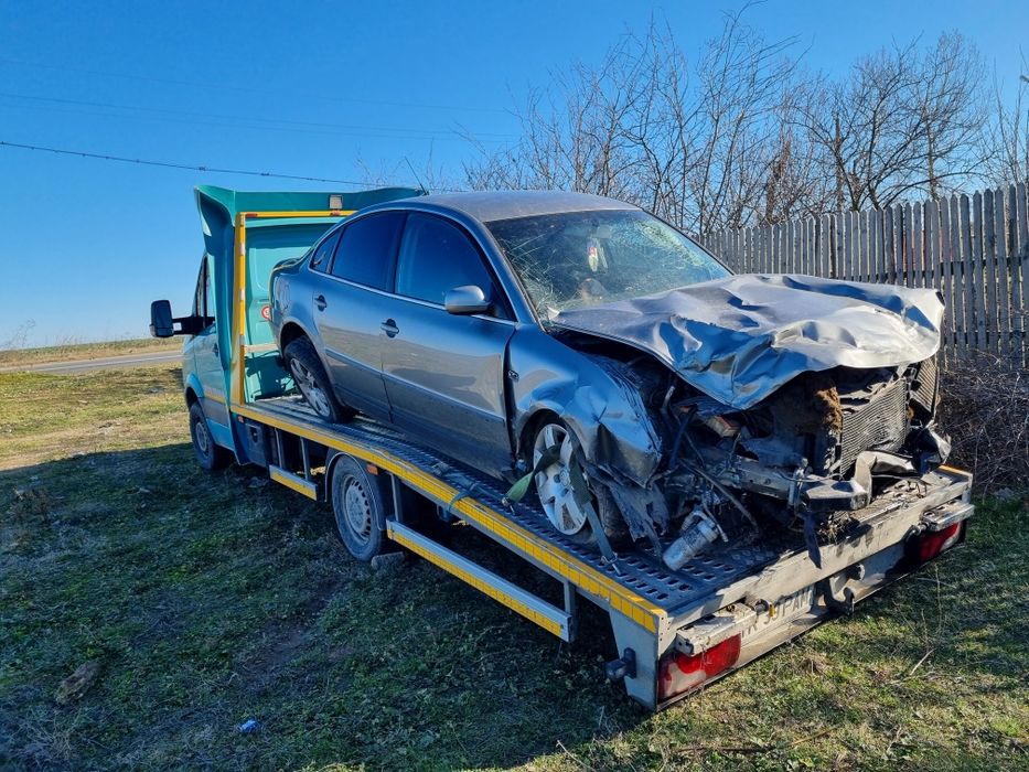 Tractari ,Transport utilaje si Autoutilitare cu platforma hidraulică