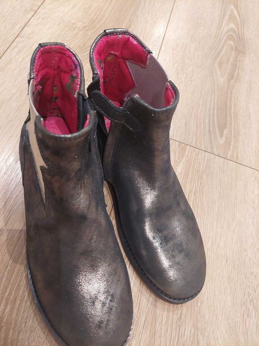 БОТИ МОМИЧЕ, естествена кожа