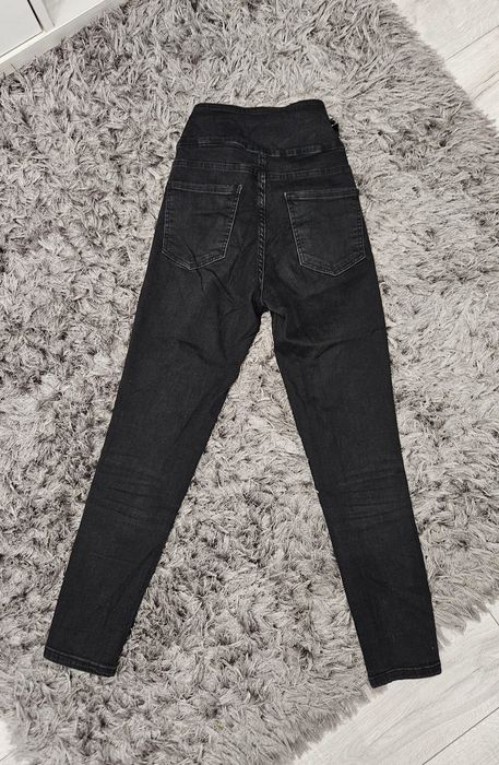 Vand 3 perechi blugi