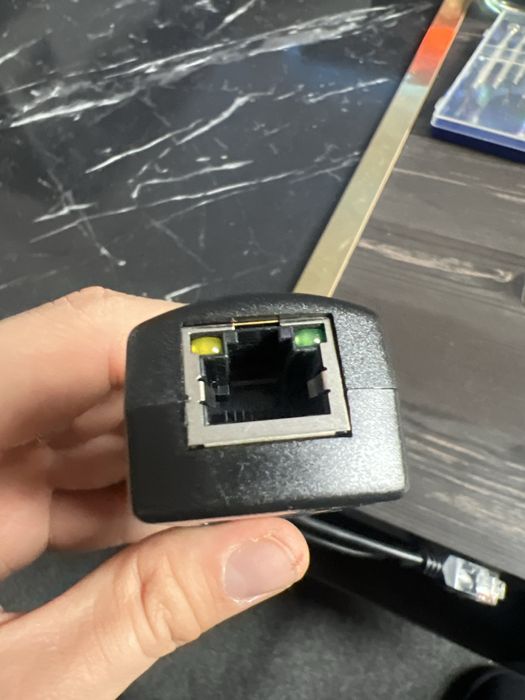 Adaptor splitter PoE cu usb-c