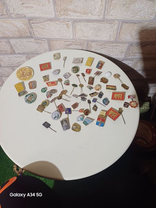 Лот значки всичко за 35лв общо
