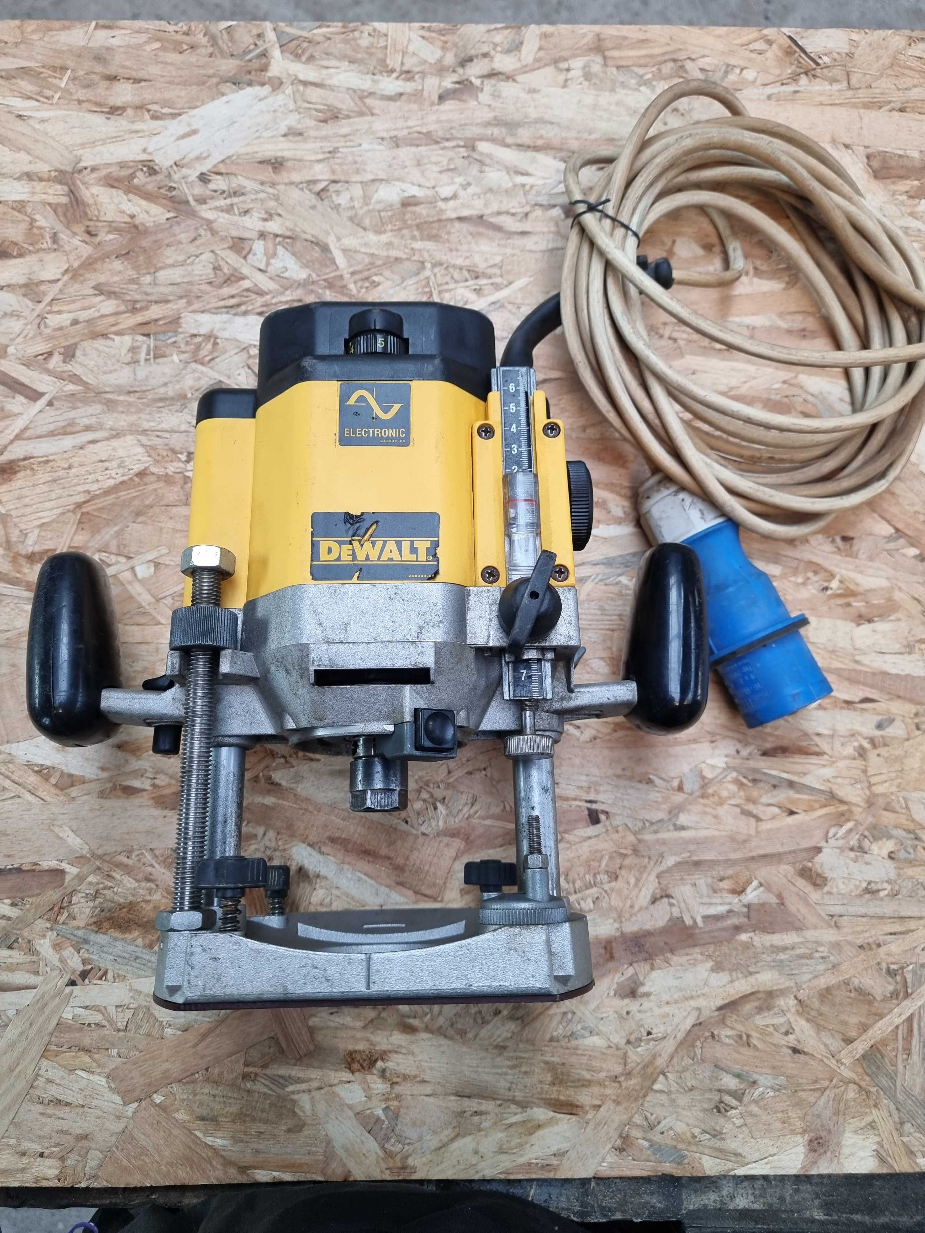 Freza Dewalt DW625E 2000W Freza 12mm Masina Frezat 110V