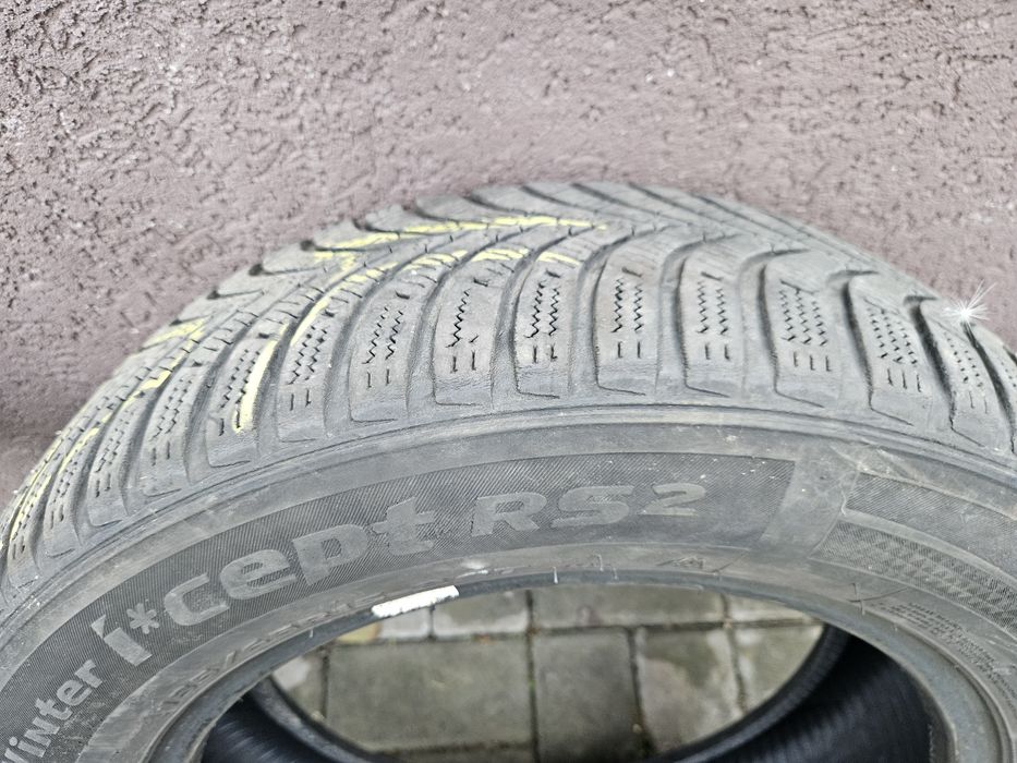 Vand 4 anvelope de iarna hankook 185/65/R15