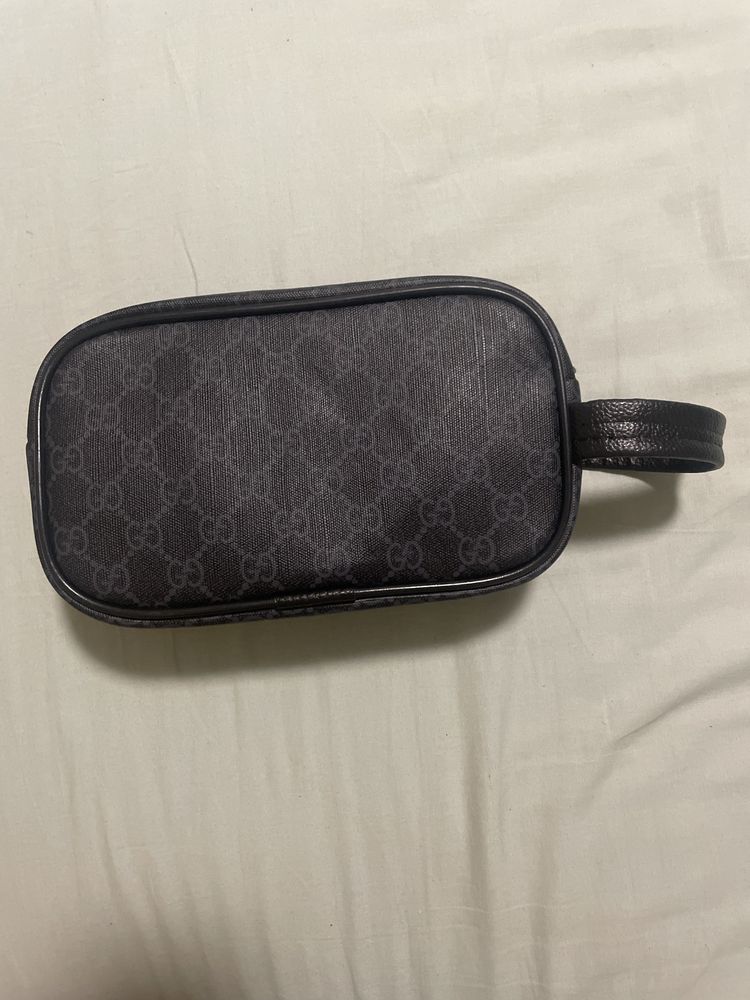 Gucci несесер