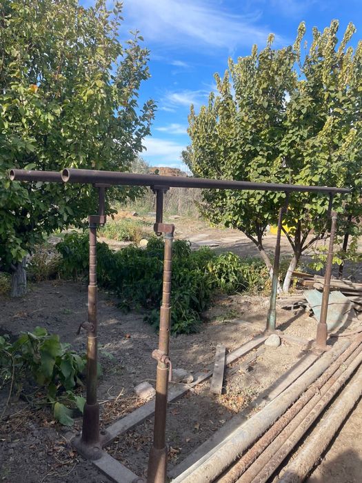 Продаются брусья регулируются по высоте и ширине