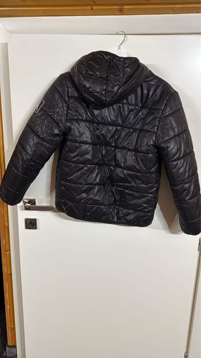 Geaca Jordan pentru copiii de 13 ani in stare buna