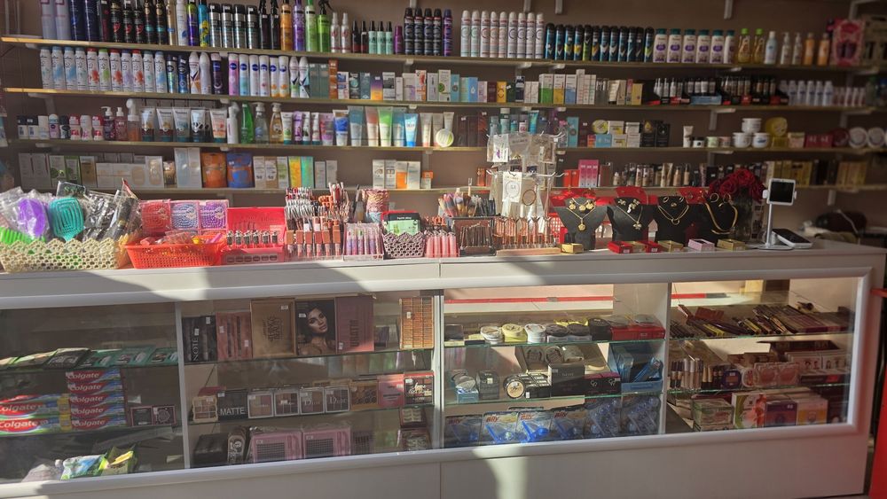 Тайёр Бизнес сотилади. Урганч дехкон бозорда жойлашган магазин