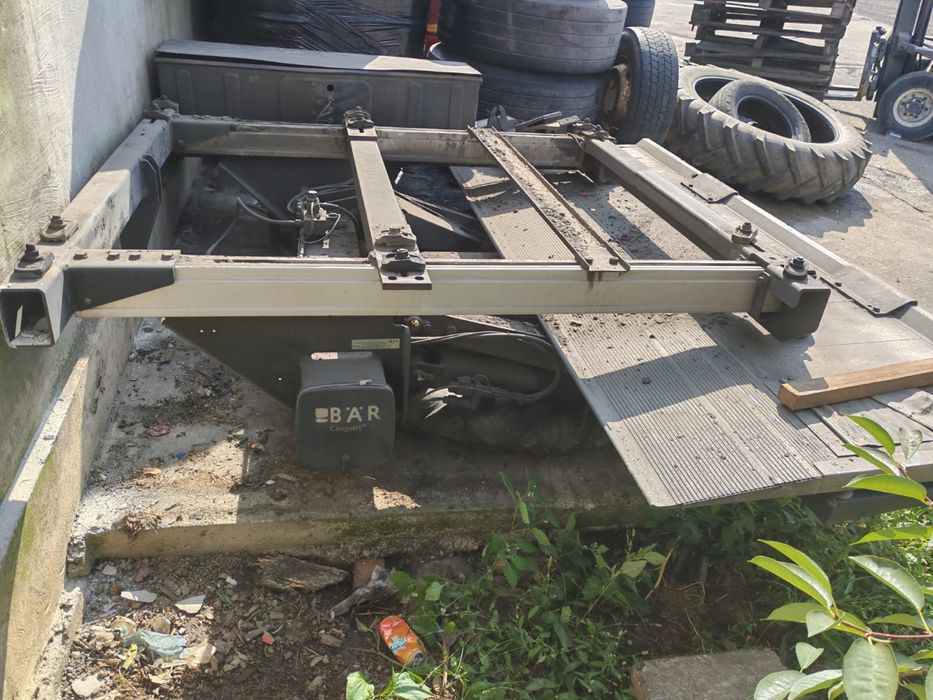 Lift hidraulic semiremorca