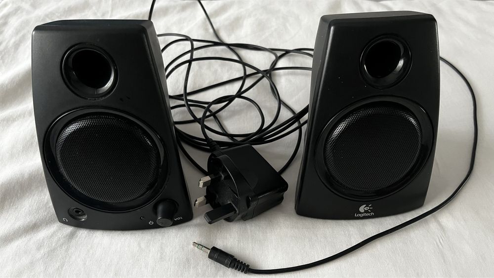 Boxe logitech fara adaptor