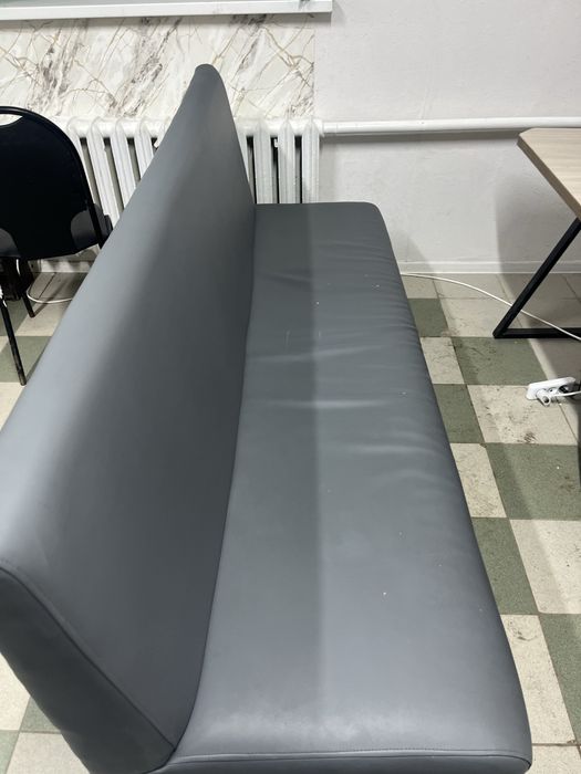 Продаеться диван с хорошем сост