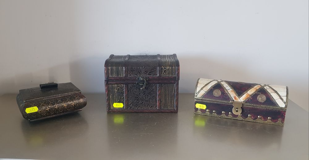 Cutie veche din lemn pentru bijuterii