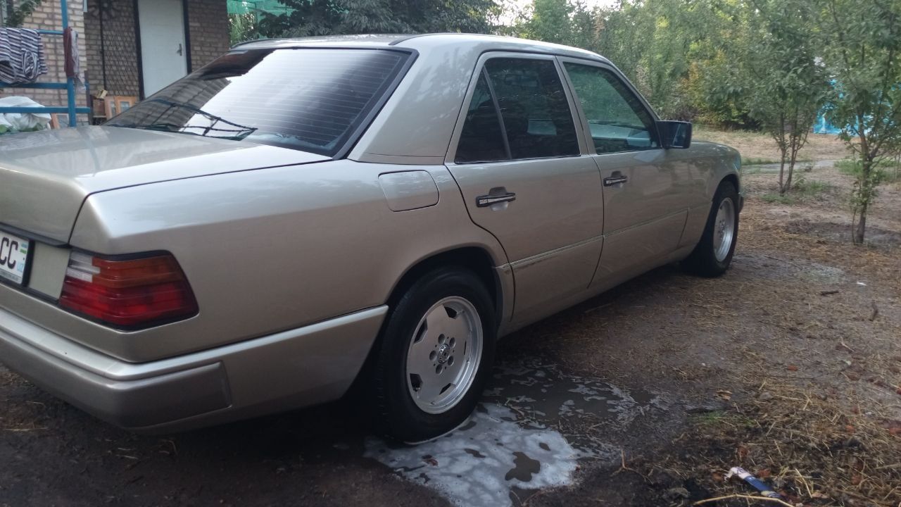 Мерседес w124 e230
