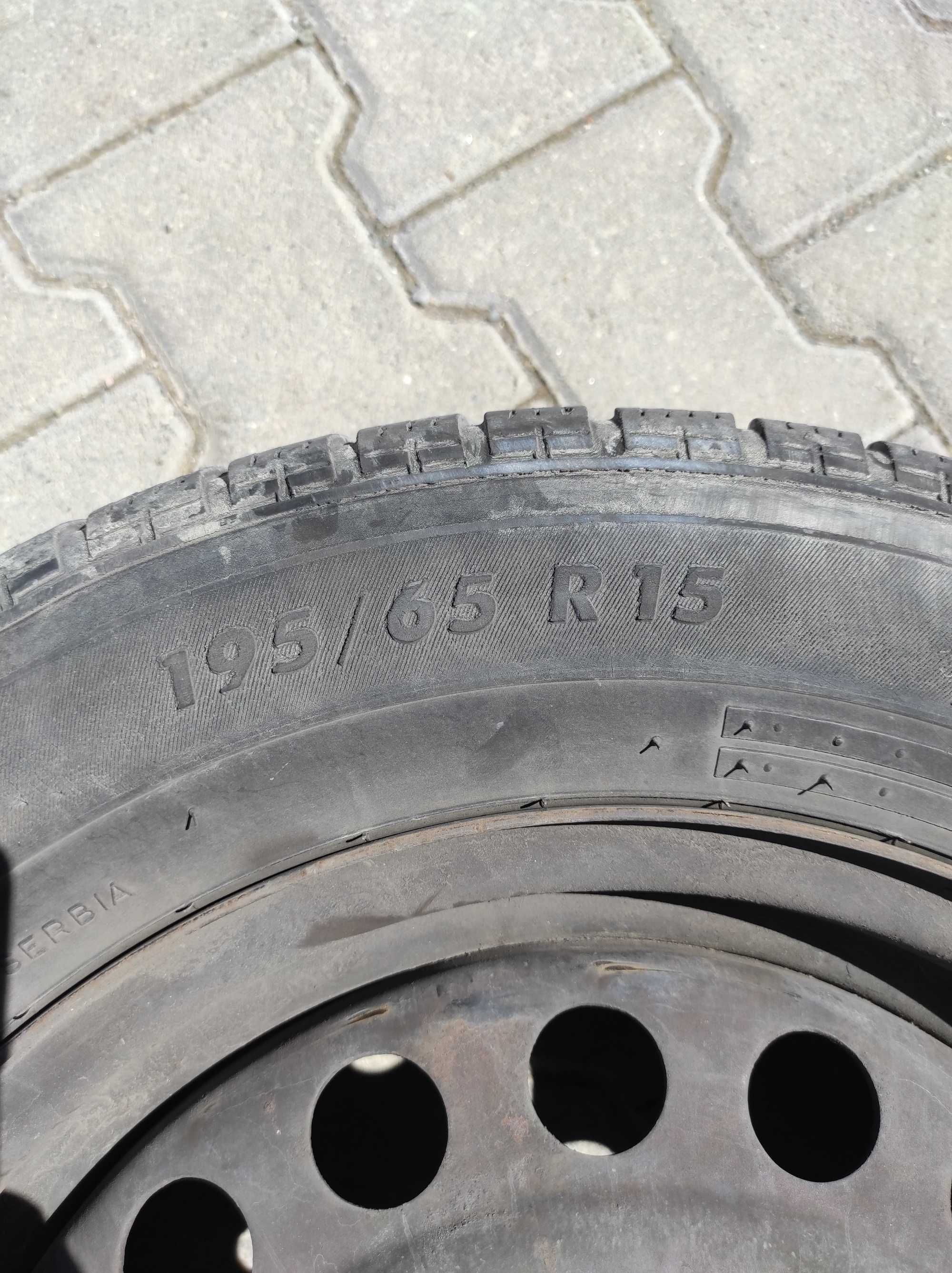 Продават се комплект джанти с гуми. Балансирани готови за употреба.