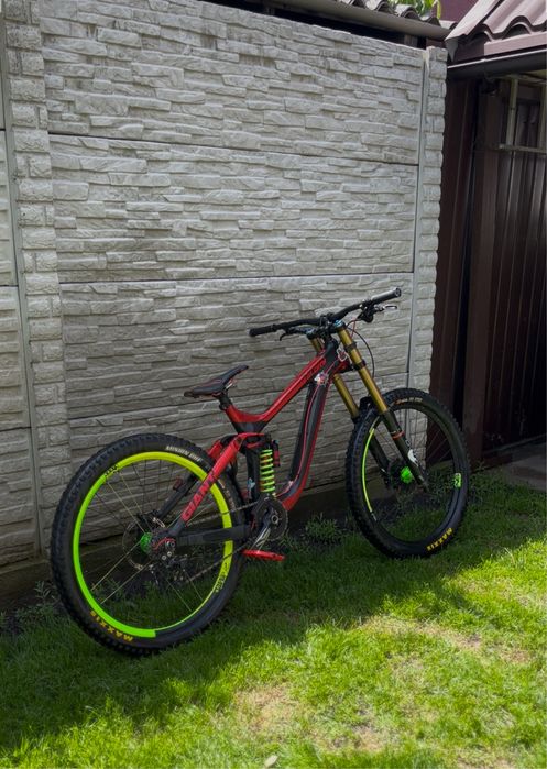 Downhill giant glory