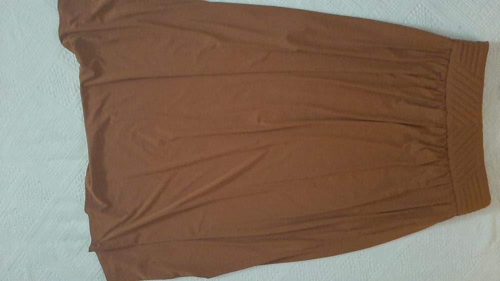 Fusta lunga marimea 40,noua fara eticheta de culoare maro