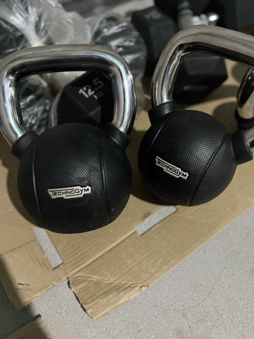 Pachet TechnoGym KETTLEBELL /Gantera Hexagonala 12 buc