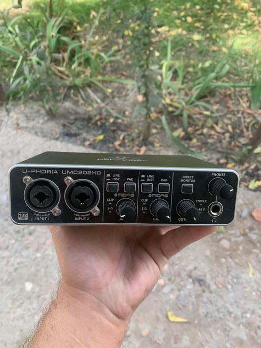 Звуковая карта Behringer U-Phoria UMC202 HD