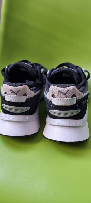 Vând adidasi Puma, mărimea 38,5