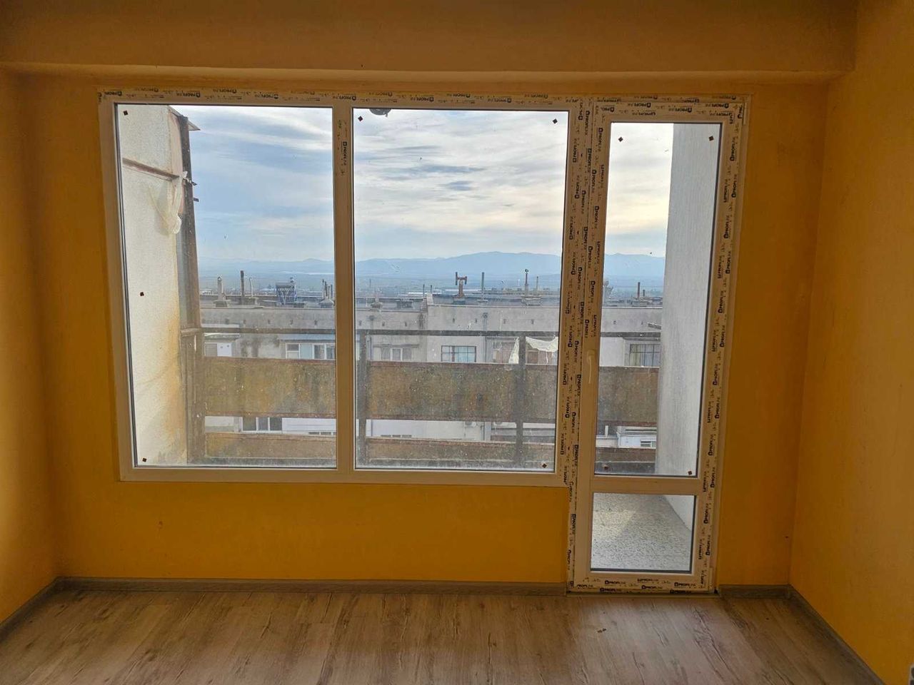 Продава се Двустаен апартамент в Карлово - 67 кв.м за 1142 €/кв.м - Снимка #4