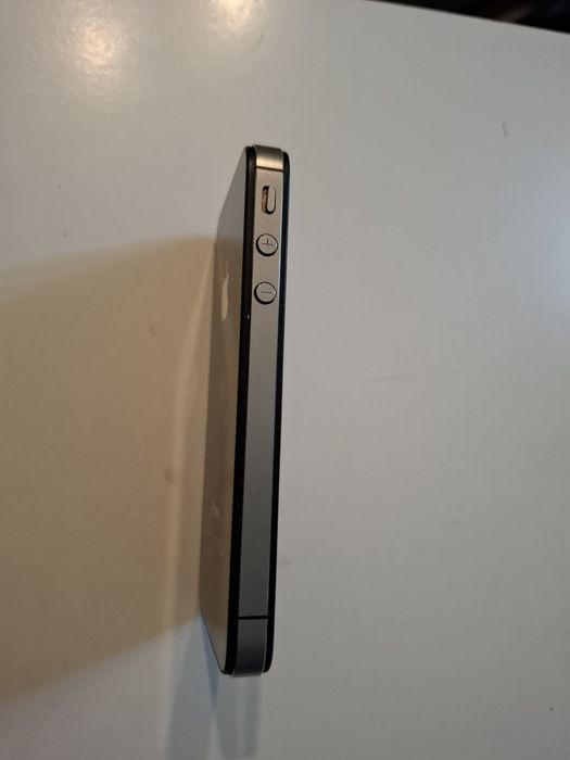 Iphone 4s в перфектно състояние, ОТКЛЮЧЕН Е.