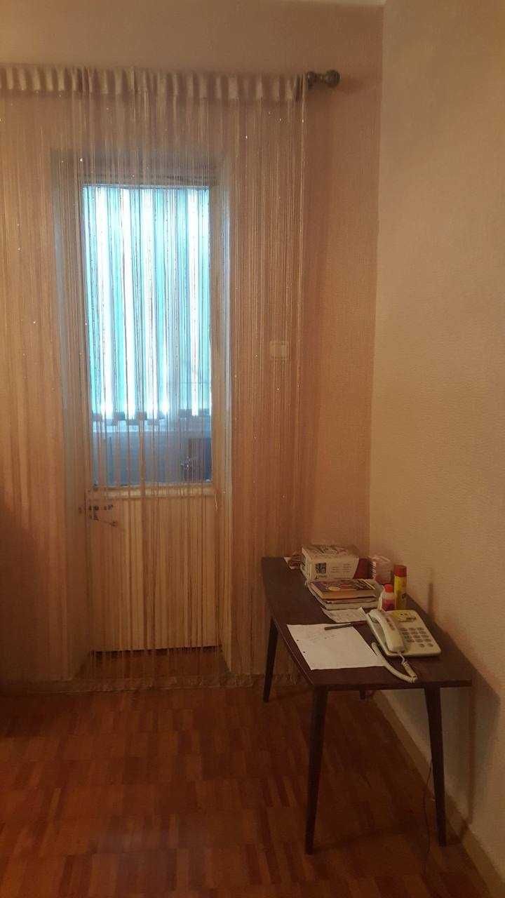 Продам 1 комнатную на 1 этаже ор-р Юнусабад-9 квартал!