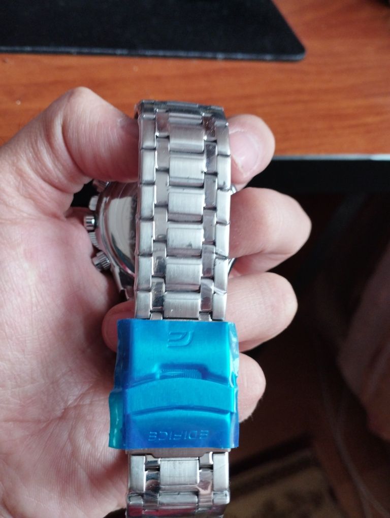 Продам часы новые не использованные