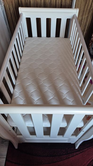 Pătuț bebe impecabil