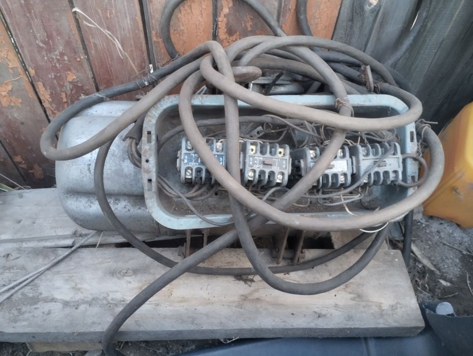 Продам  б/у трех фазный эл. Тельфер