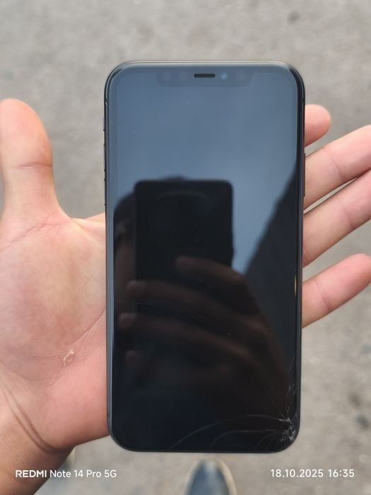 Iphone 11.  IOS 26